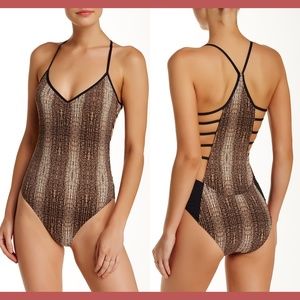NEW! $132 Tart Calypso Cutout One-Piece Swimsuit [SZ‎ Small ]